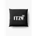 وسادة كيبوب Itzy — إصدار "ITZY" — Itzy Limited Edition