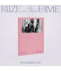محتويات ألبوم RIIZE Fame نسخة Photobook تشمل الكتيب والبطاقات والملصق