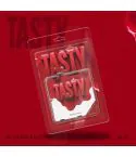 محتويات ألبوم DKZ TASTY نسخة KiT تشمل الكيت، البطاقات، والسلسلة المعدنية