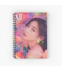 دفتر Chung Ha — إصدار "Signature" — Chung Ha Limited Edition