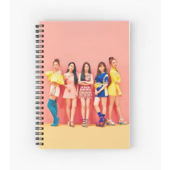 مفكرة Red Velvet — إصدار "Signature" — Red Velvet Limited Edition
