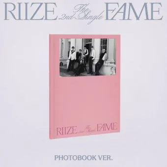 محتويات ألبوم RIIZE Fame نسخة Photobook تشمل الكتيب والبطاقات والملصق
