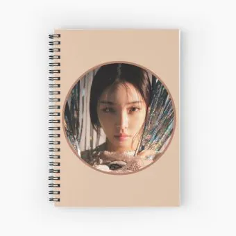 دفتر Chung Ha — إصدار "Signature" — Chung Ha Limited Edition