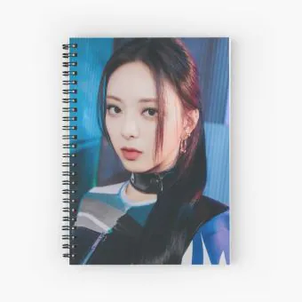 دفتر حلزوني Itzy — إصدار "ITZY" — Itzy Limited Edition