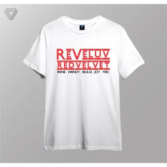 تيشيرت بطباعة Red Velvet — إصدار "Reveluv" — Red Velvet Limited Edition