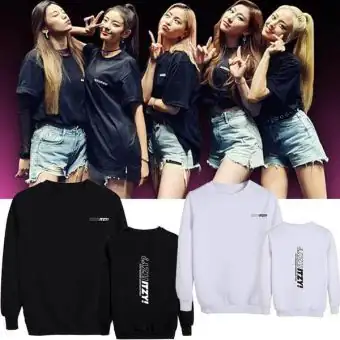 Itzy Unisex Sweatshirt — Green Stylish Ver.