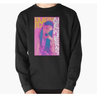 Newjeans Sweatshirt Hyein Poster — Gold Casual Ver.