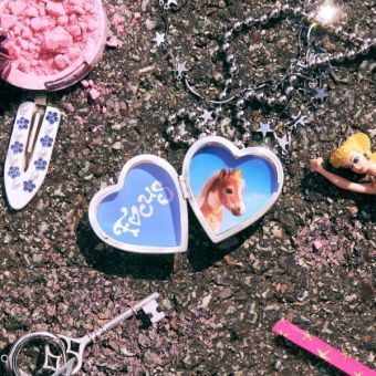 Hearts2Hearts 1st Mini Album FOCUS — Rule Book Ver.