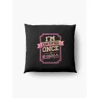 وسادة ديكور Twice — إصدار "I'M" — Twice Limited Edition